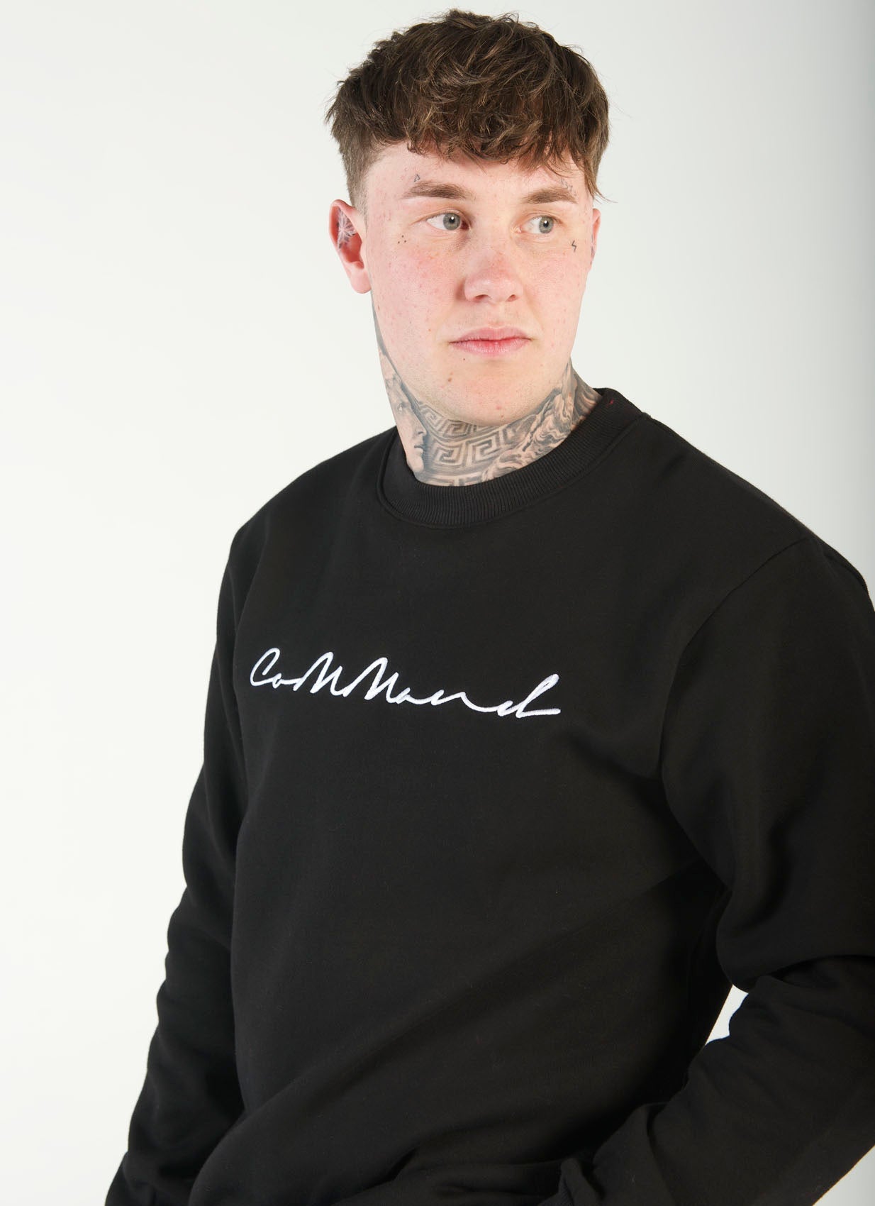 BLACK CURSIVE CREWNECK