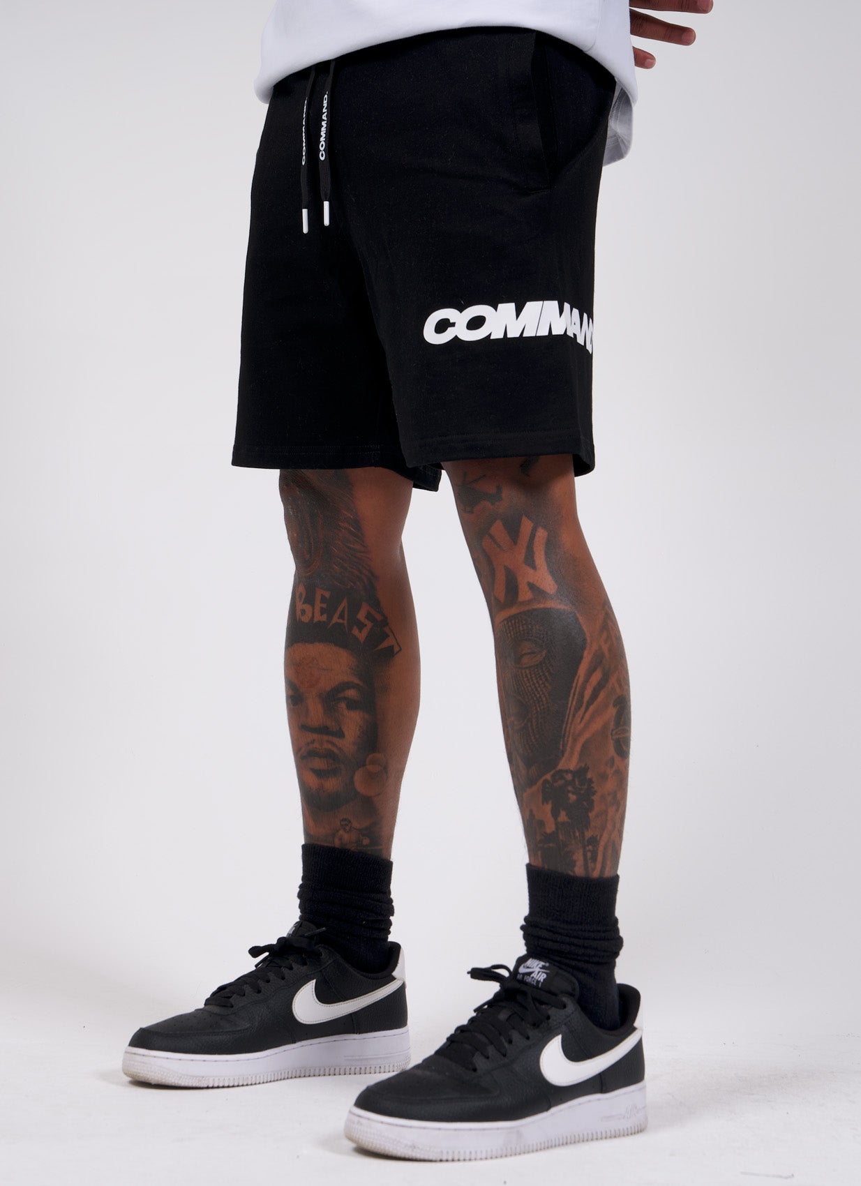 BLACK LOGO SHORTS