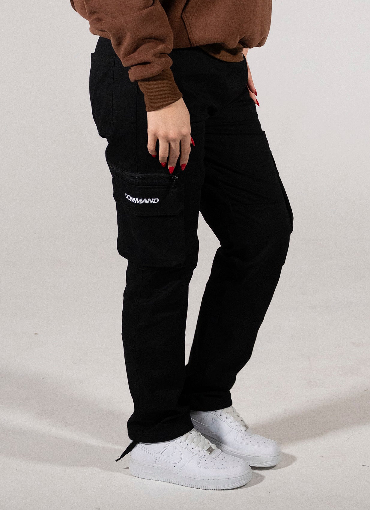 BLACK OVERSIZED CARGO PANTS