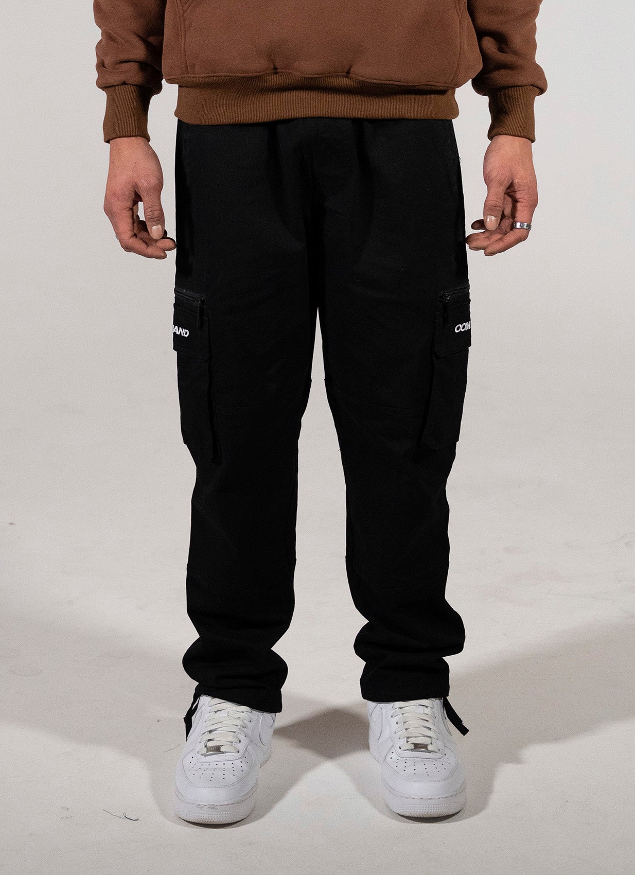 BLACK OVERSIZED CARGO PANTS