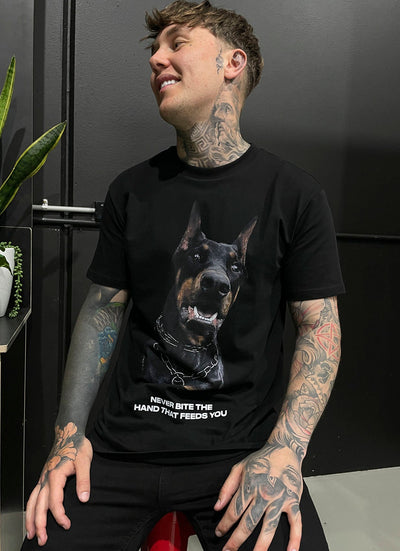 BLACK NEVER BITE T-SHIRT