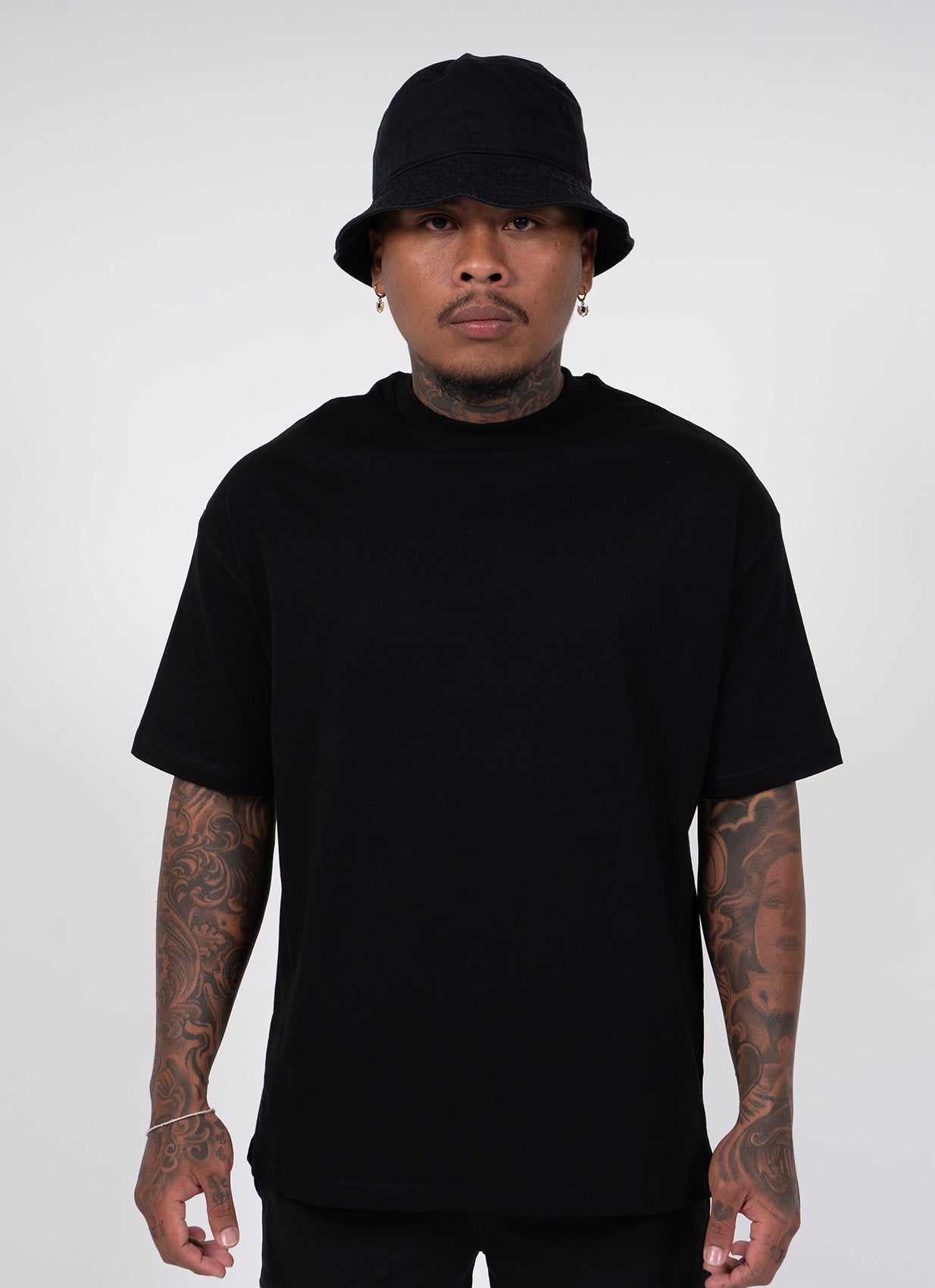 BLACK OVERSIZED PREMIUM BASICS T-SHIRT