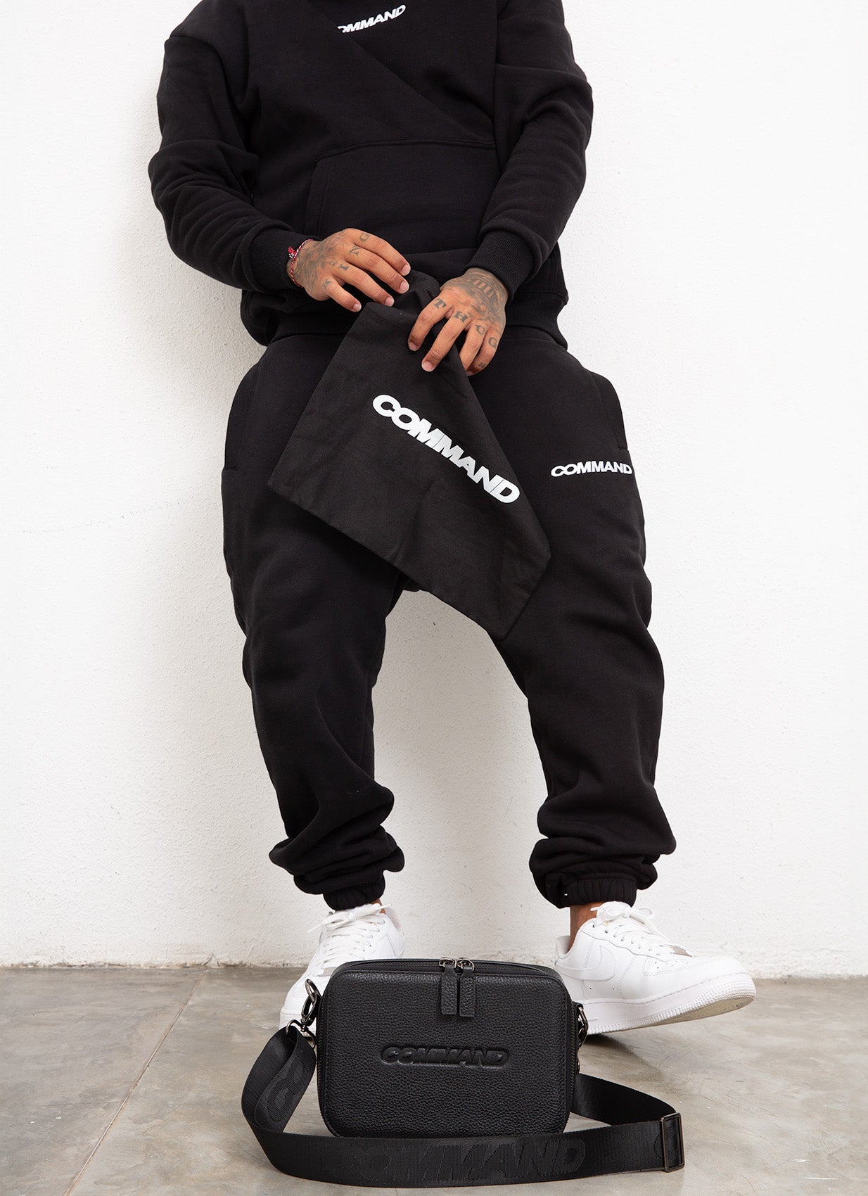 LEATHER VOYAGER SIDE BAG
