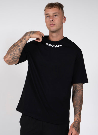 BLACK OVERSIZED INSIGNIA T-SHIRT